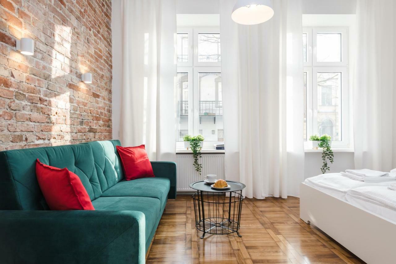 Old Time Apartment *